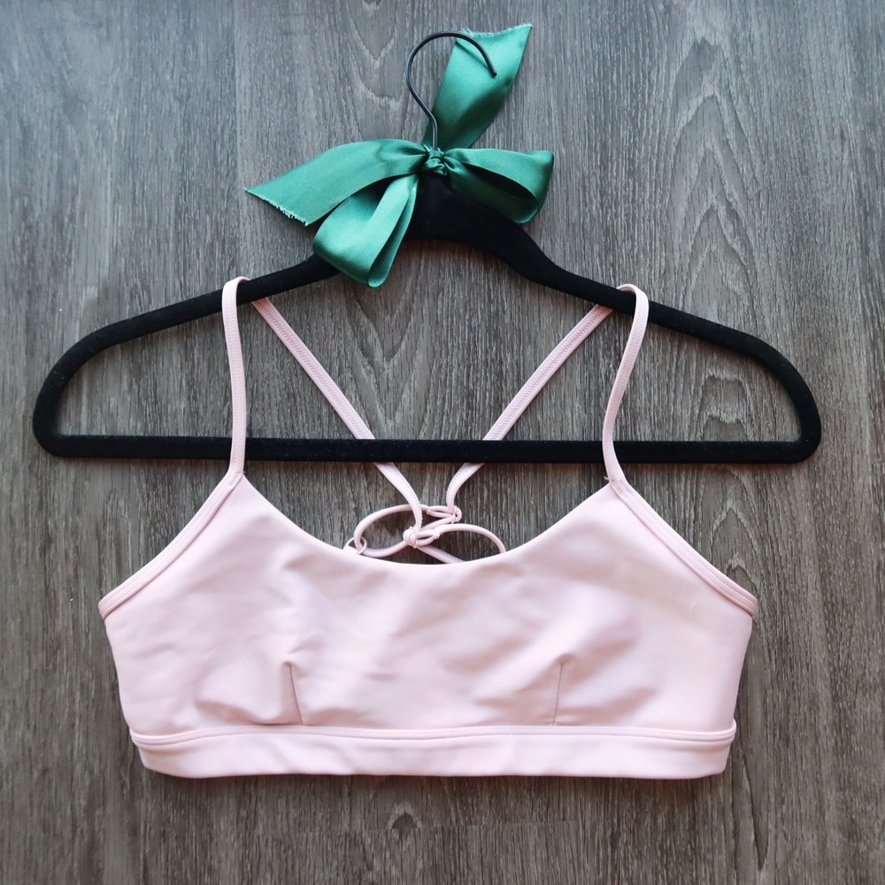 Alo Yoga airlift intrigue bra, ballet pink